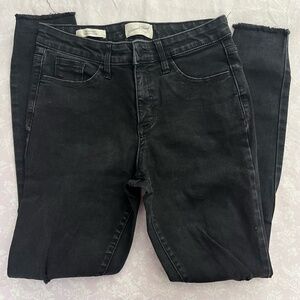 universal thread mid rise skinny size 4 black jeans